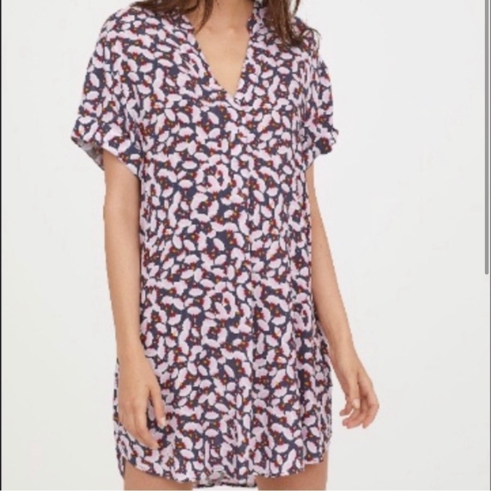 Anna Glover for H&M Floral V-Neck Dress – Size 6 – Perfect for Fall